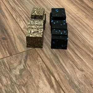 Pot Risers for planter bowls, boxes, and container. Vulcanized rubber